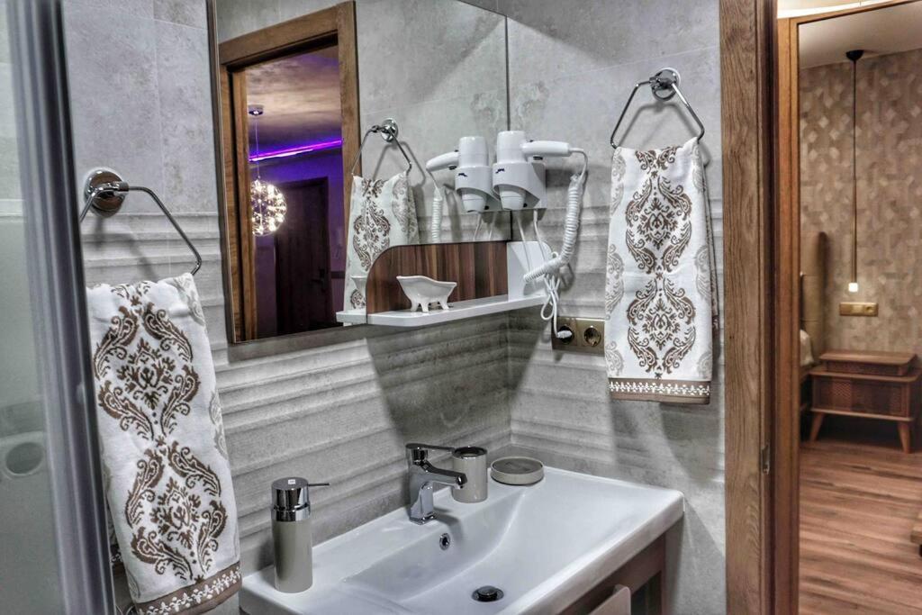 New Luxury 3-Bedroom Apartment Segovia Exteriör bild