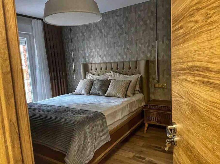 New Luxury 3-Bedroom Apartment Segovia Exteriör bild